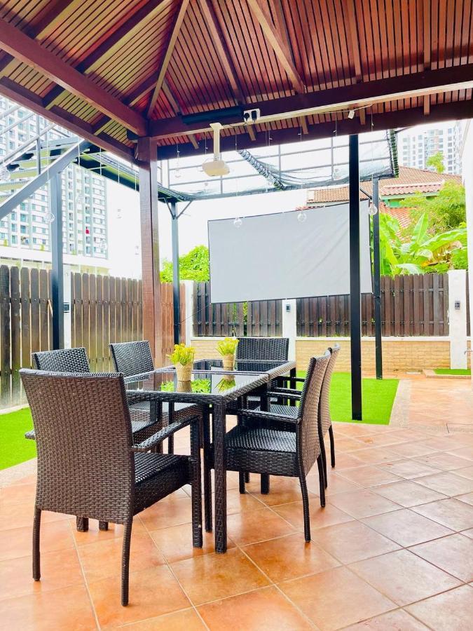 Trendy Family Getaway By Stayco - Mini-Pool, Outdoor Cinema, Air Loft, Ps4, Ktv - Just 2 Mins To Beach! Batu Feringgi Ngoại thất bức ảnh